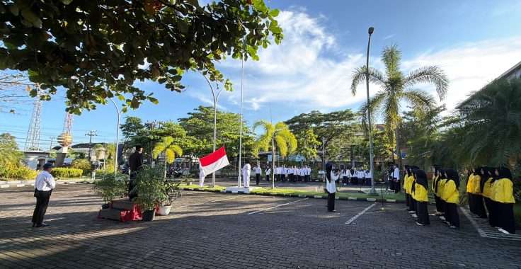 UT Banjarmasin Gelar Upacara Bendera Hari Pendidikan Nasional 2026